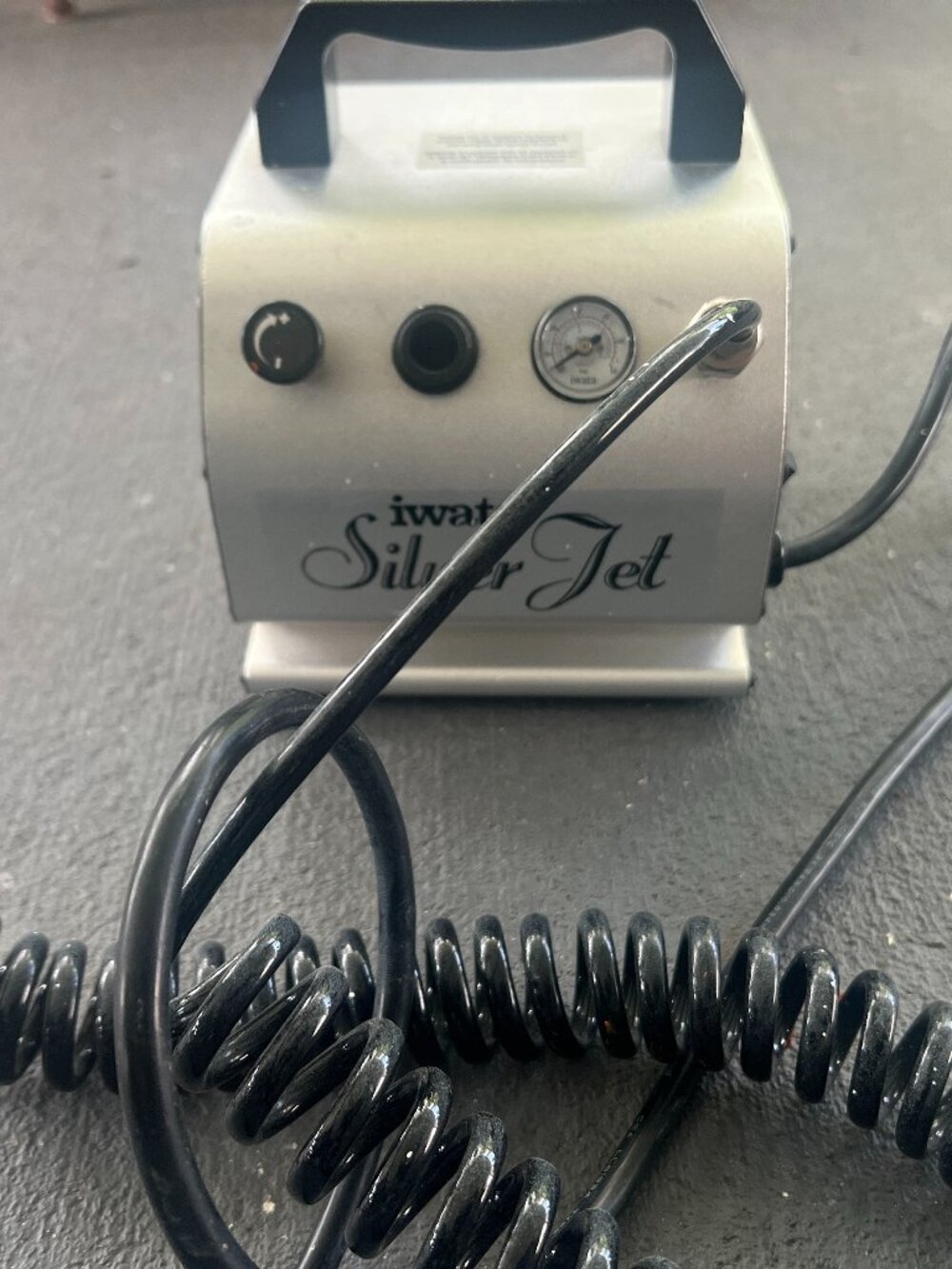 Iwata Silver Jet Studio Series Airbrush Compressor IS-50 (Retail $220)